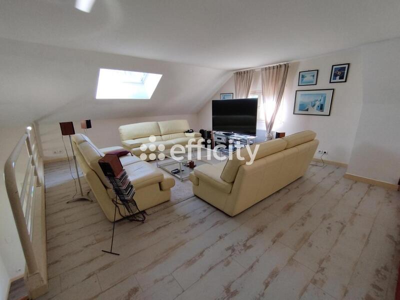 Maison - 220 m² - 7 pièces