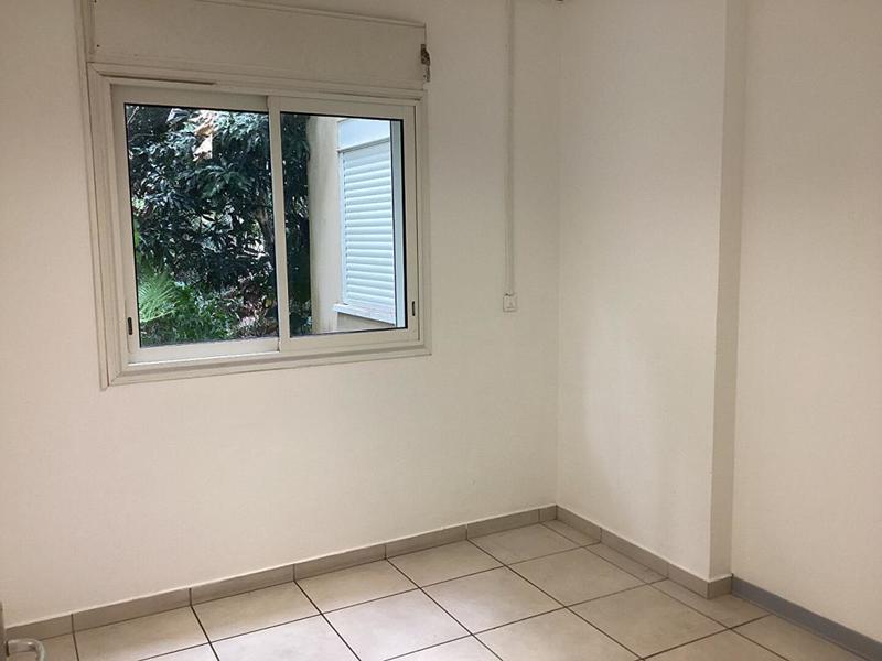 Local d'activités - 210 m² - 5 pièces