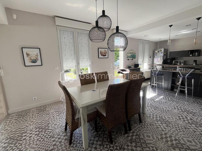 Maison - 165 m² - 6 pièces