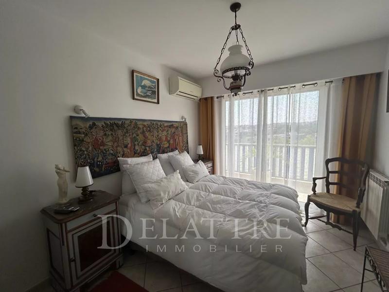 Appartement - 163 m² - 6 pièces