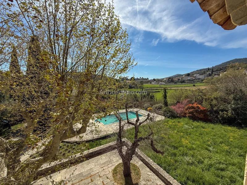 Maison - 359 m² - 10 pièces