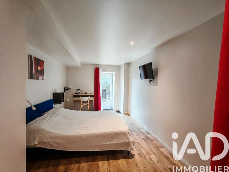 Maison - 328 m² - 16 pièces