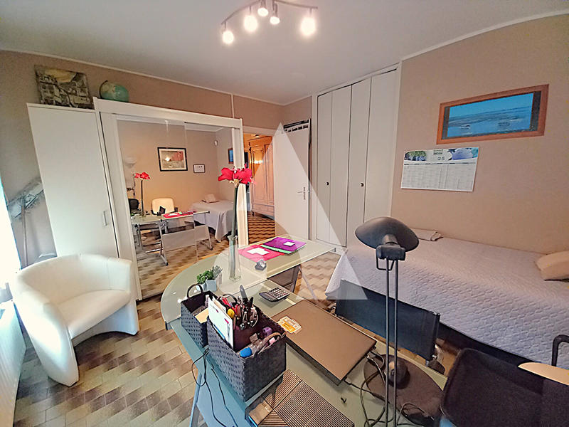 Maison - 258 m² - 11 pièces