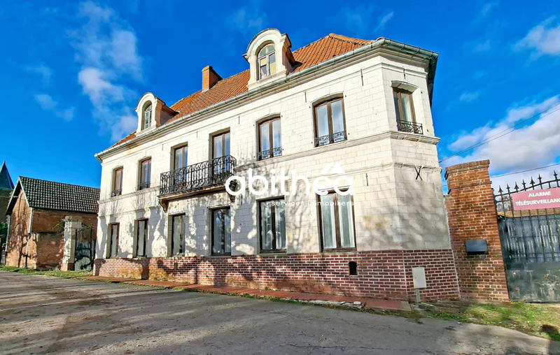 Maison - 235 m² - 10 pièces