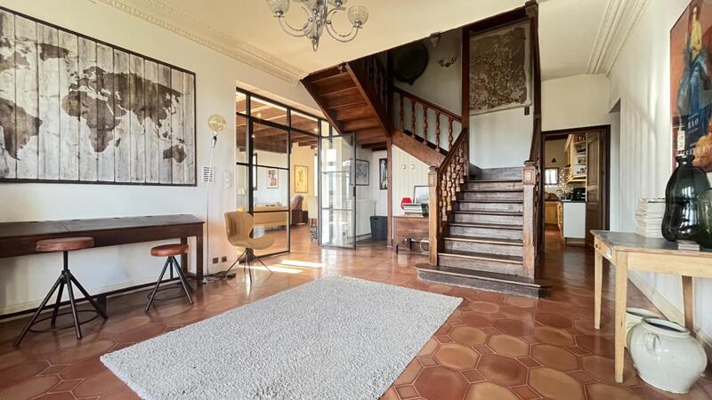 Propriété - 385 m² - 7 pièces