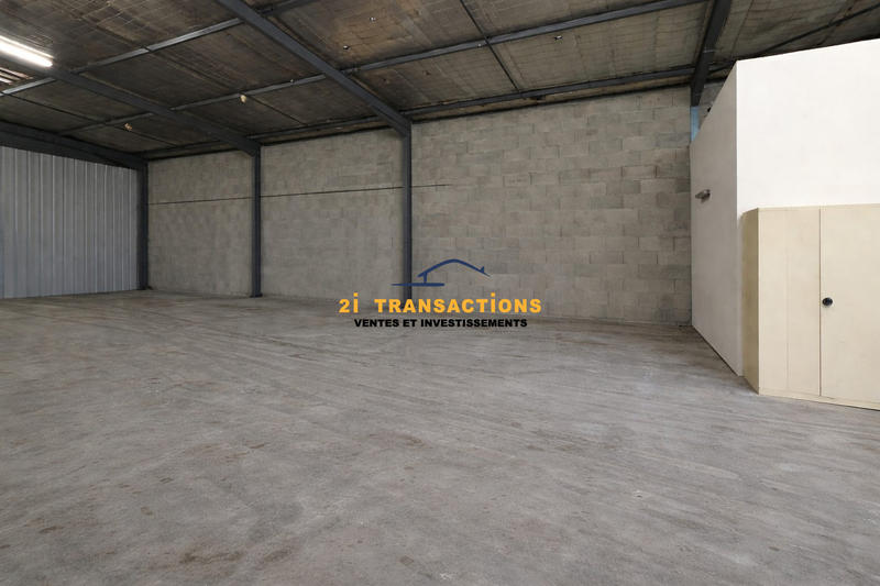 Entrepôt - 217 m²