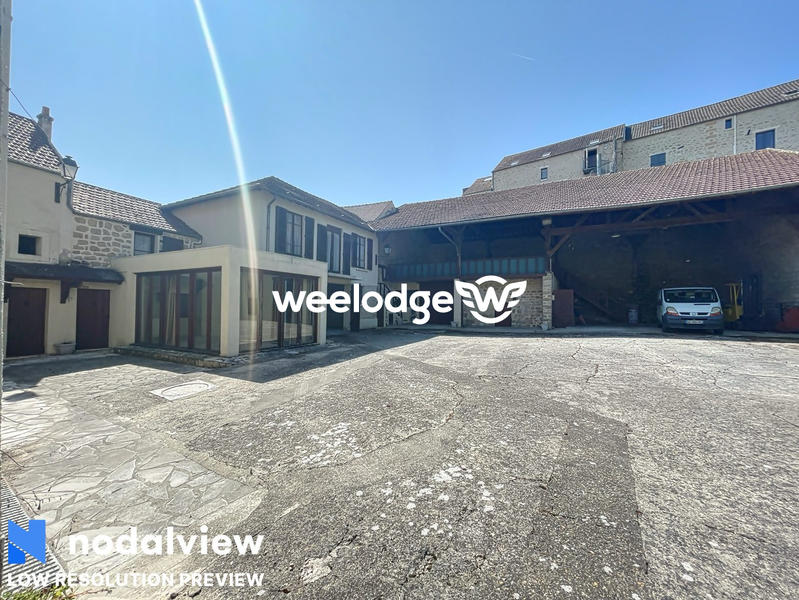 Maison - 313 m² - 10 pièces