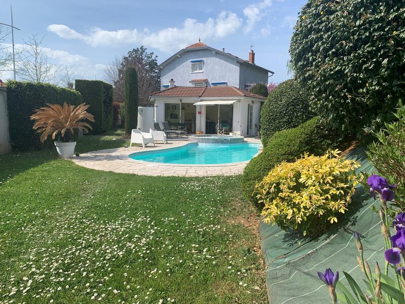 Maison - 183 m² - 6 pièces