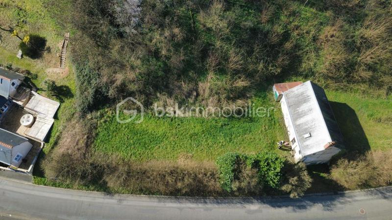 Terrain constructible - 1 368 m²