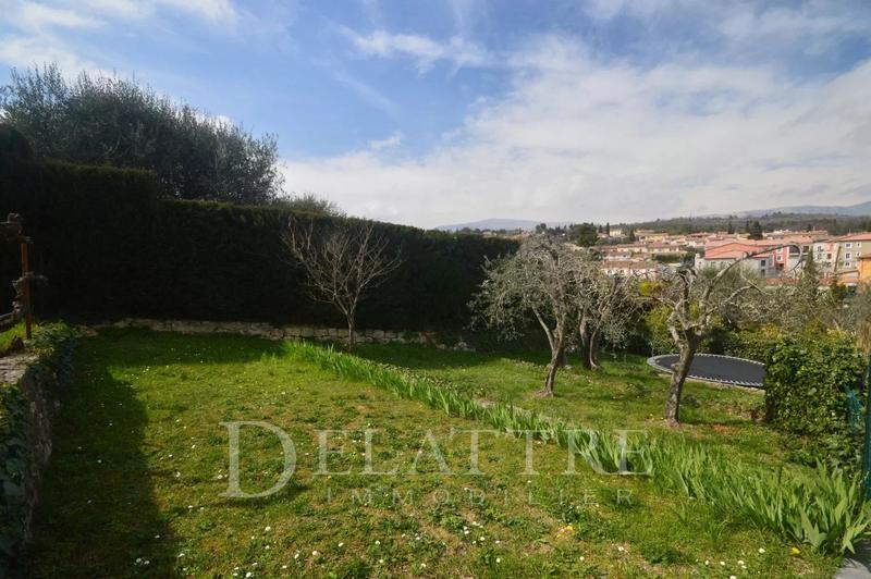 Maison - 232 m² - 8 pièces