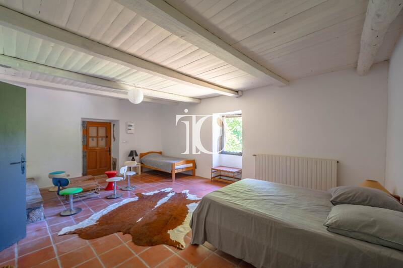 Maison - 289 m² - 9 pièces