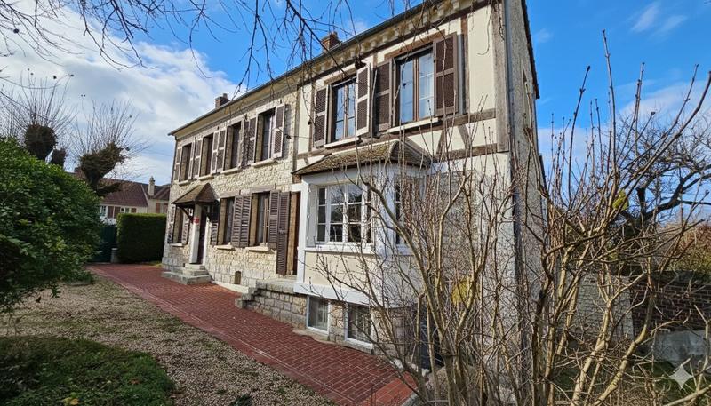 Maison - 202 m² - 7 pièces