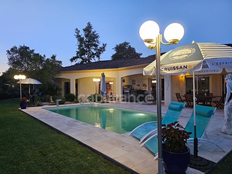 Maison - 179 m² - 6 pièces