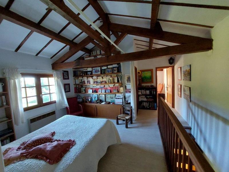 Villa - 240 m² - 8 pièces