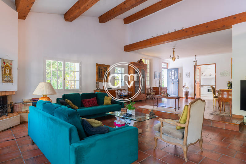 Villa - 326 m² - 11 pièces