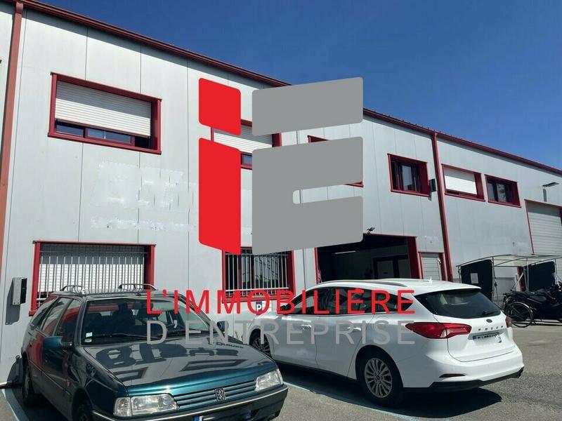 Local d'activité / Entrepôt - 1 430 m²