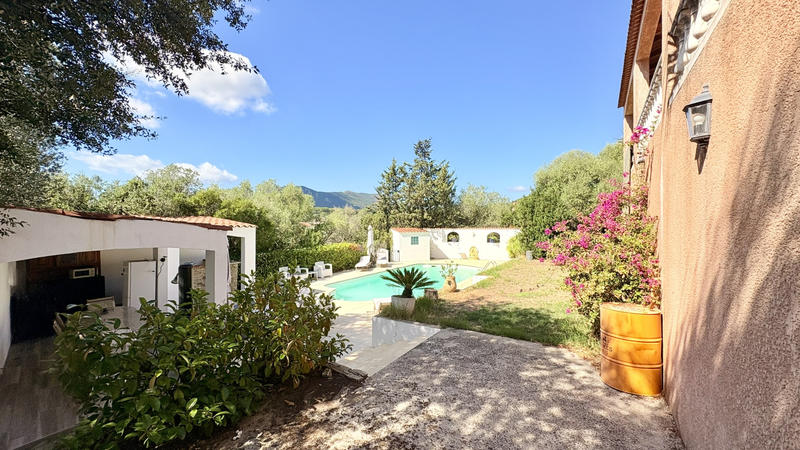 Villa - 177 m² - 5 pièces