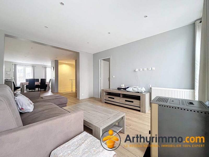 Maison - 225 m² - 10 pièces