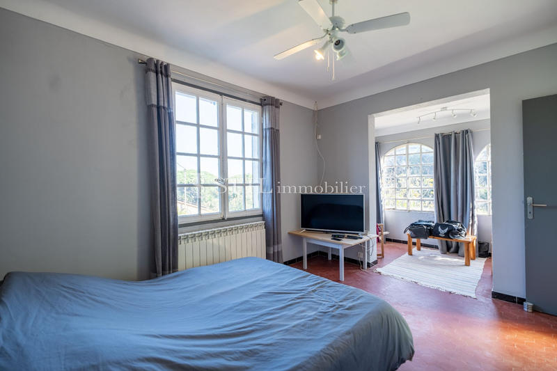 Villa - 240 m² - 10 pièces