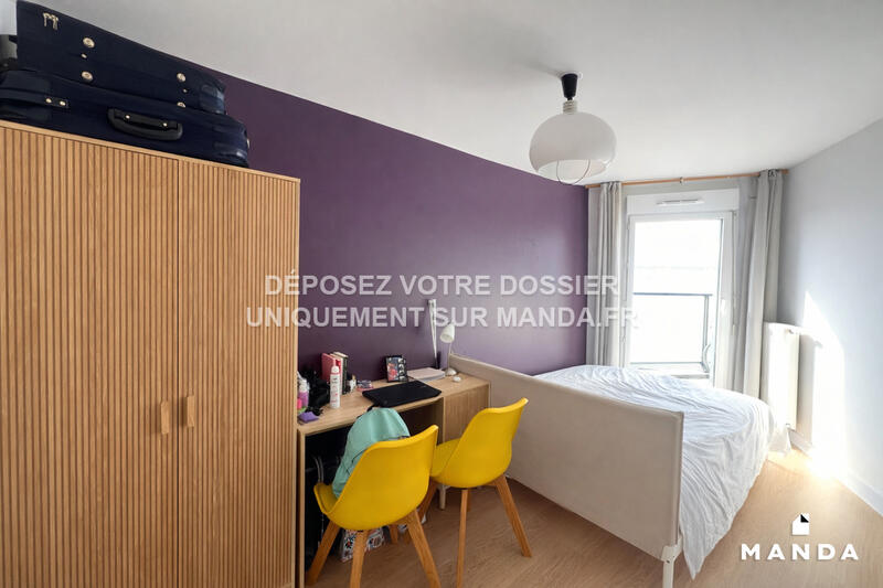 Chambre - 12 m² - 4 pièces