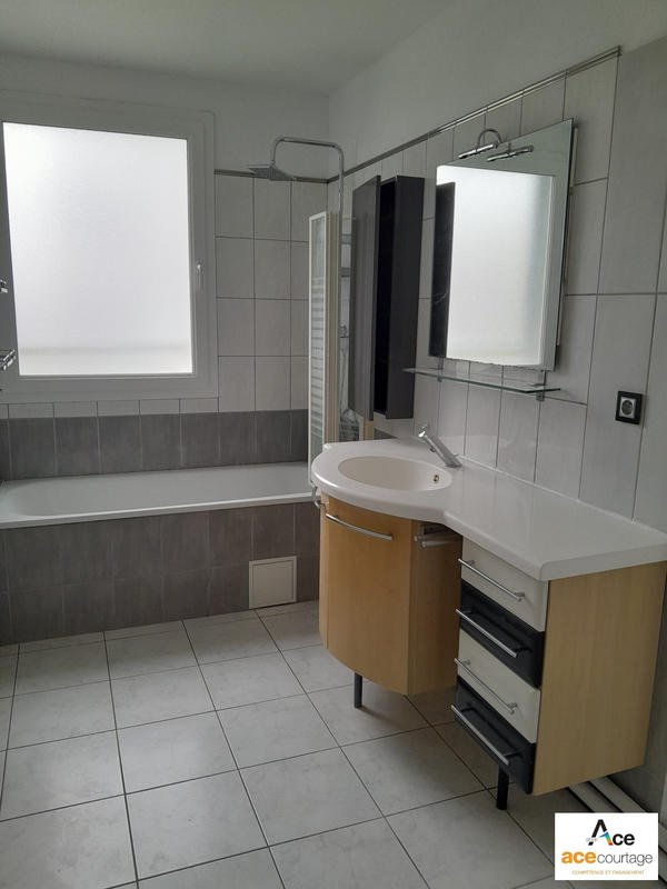 Appartement - 86 m² - 4 pièces