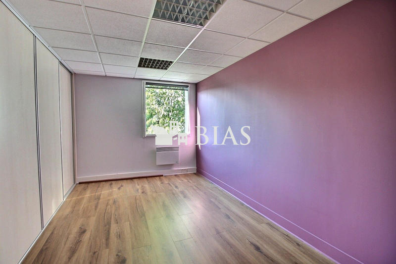 Bureau - 192 m²