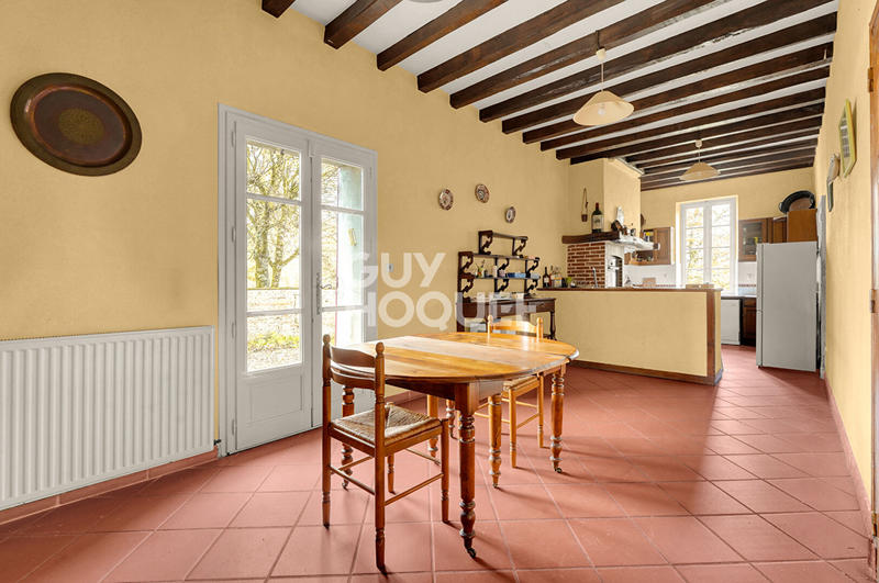 Maison - 360 m² - 10 pièces