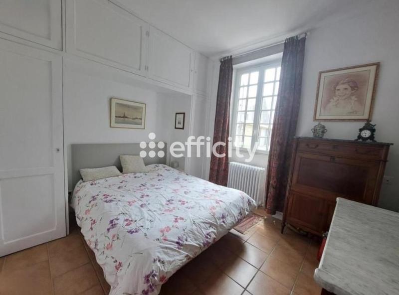 Maison - 182 m² - 8 pièces