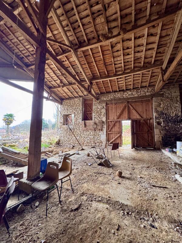 Maison - 285 m² - 1 pièce