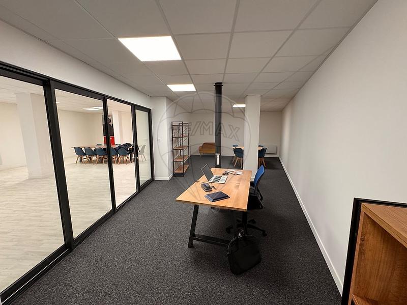 Local commercial - 396 m² - 3 pièces