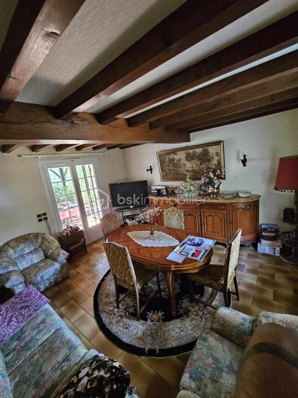 Propriété - 190 m² - 6 pièces