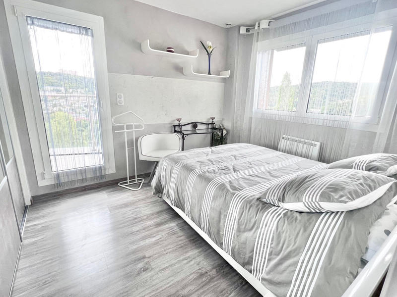 Propriété - 190 m² - 6 pièces