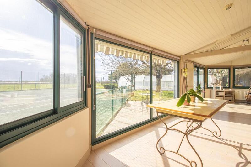 Propriété - 196 m² - 10 pièces