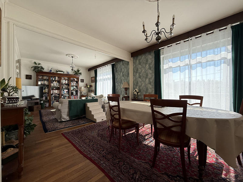 Appartement - 193 m² - 6 pièces