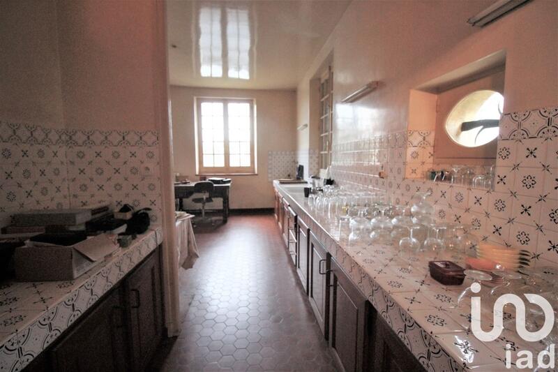 Maison - 246 m² - 8 pièces