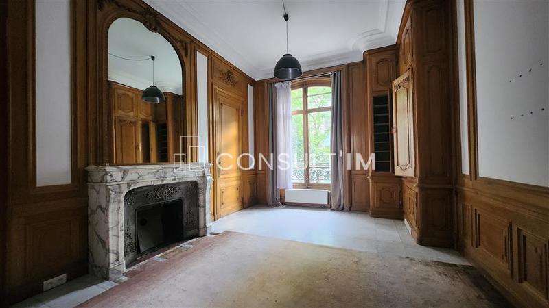 Local commercial - 377 m²