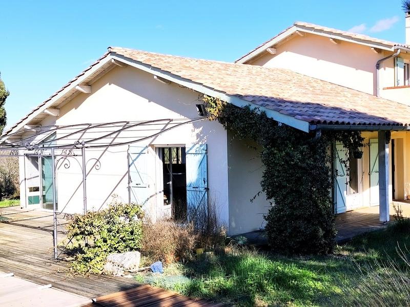 Maison - 140 m² - 6 pièces