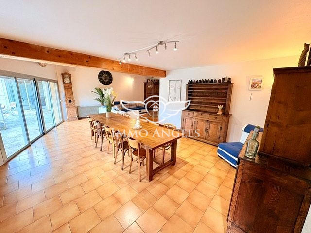 Maison - 278 m² - 10 pièces