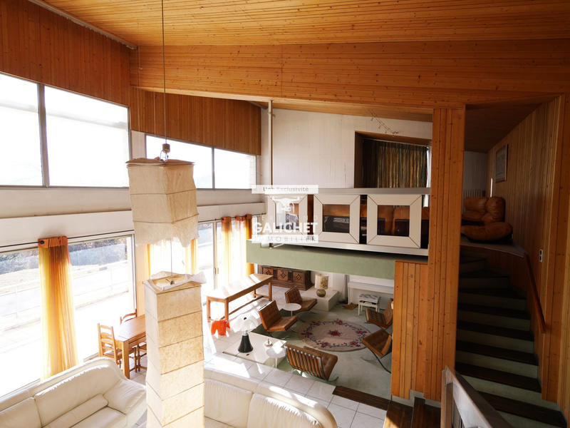 Maison - 412 m² - 8 pièces