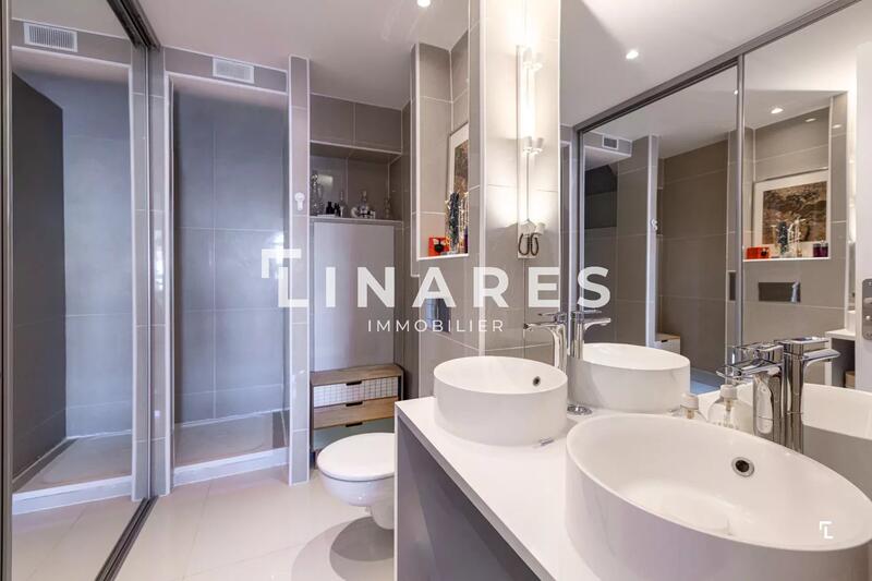 Appartement - 169 m² - 8 pièces