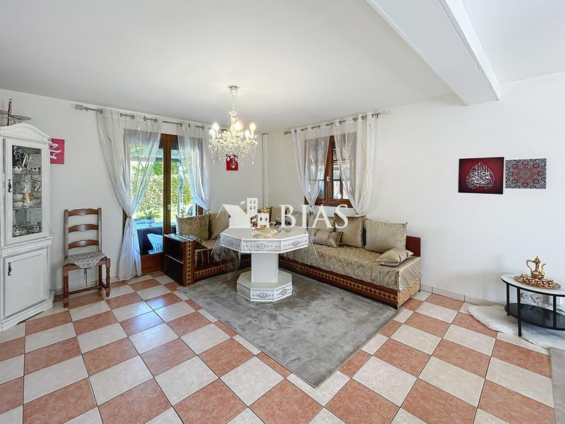 Maison traditionnelle - 107 m² - 5 pièces