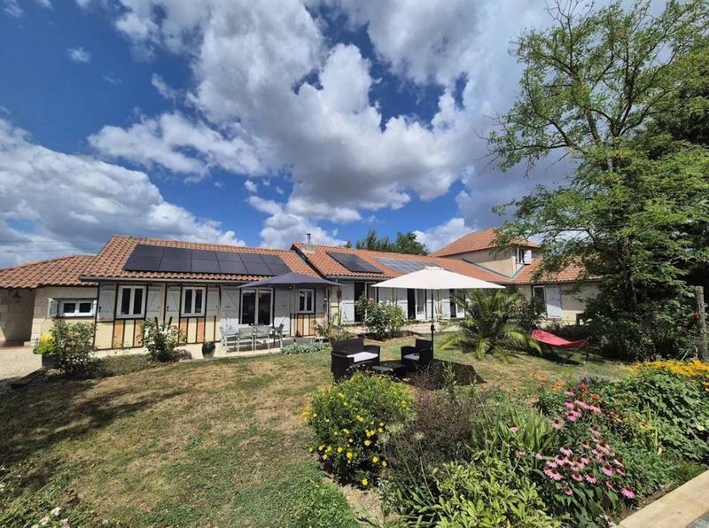 Maison - 292 m² - 7 pièces