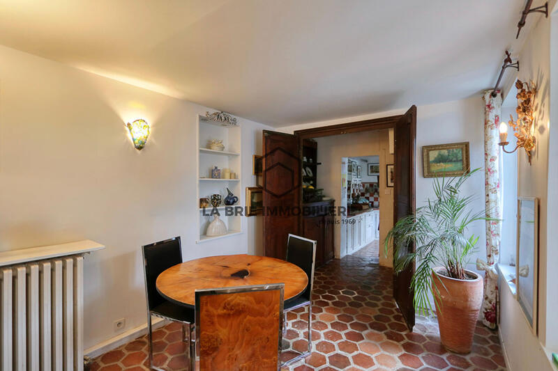 Maison - 231 m² - 8 pièces