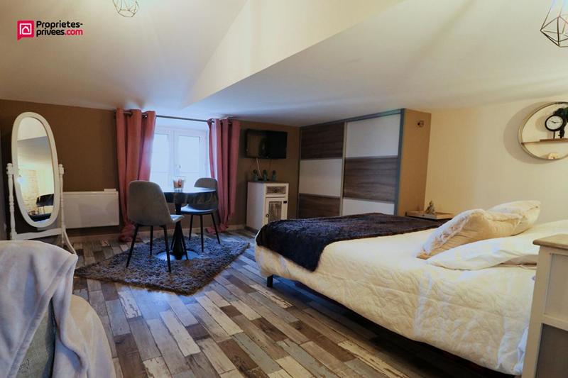 Maison - 232 m² - 7 pièces