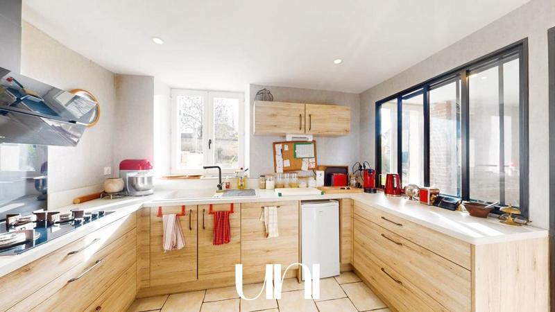 Maison - 188 m² - 8 pièces