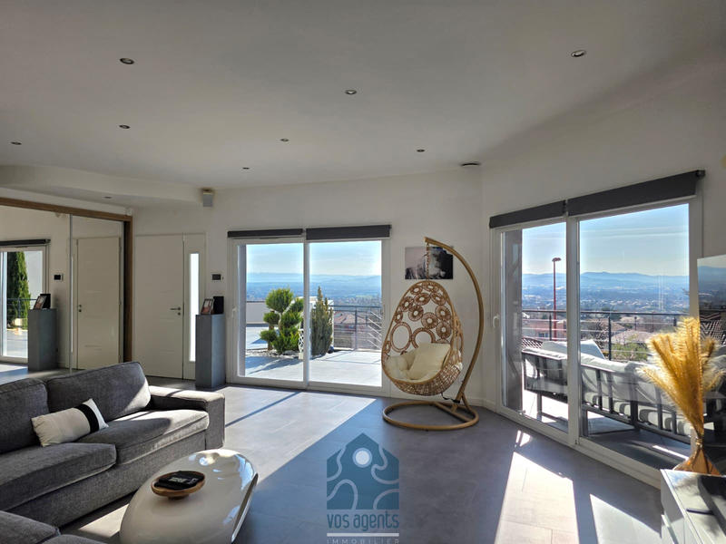 Villa - 222 m² - 5 pièces