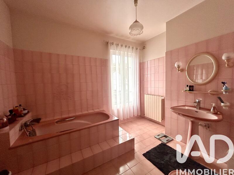 Maison - 151 m² - 8 pièces