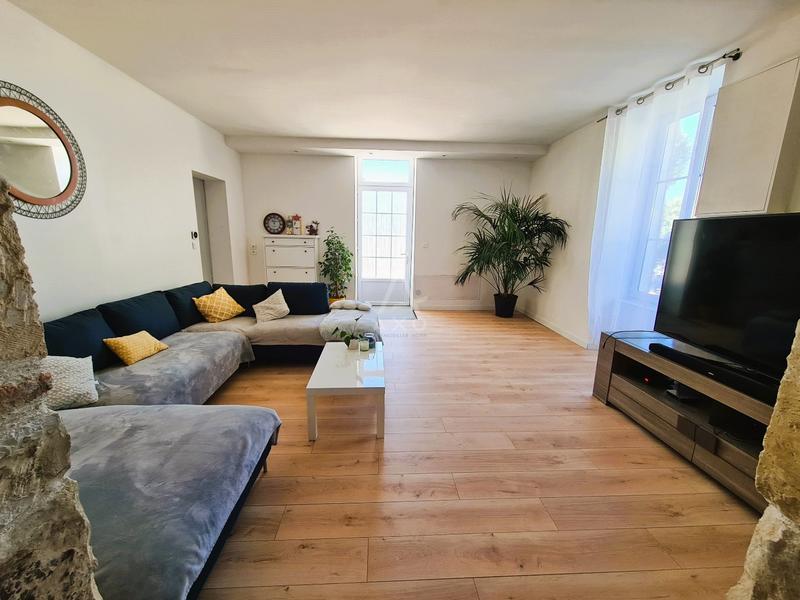 Maison - 220 m² - 9 pièces