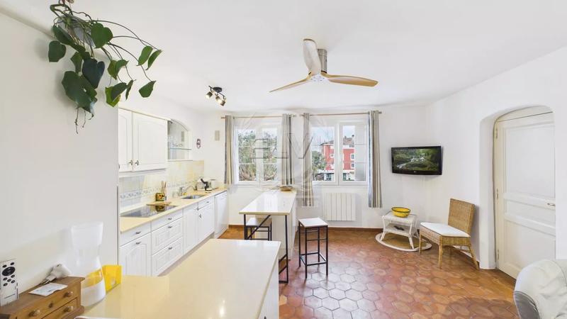 Appartement - 87 m² - 6 pièces