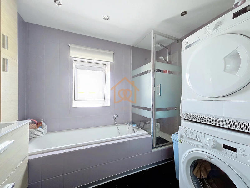 Appartement - 98 m² - 4 pièces